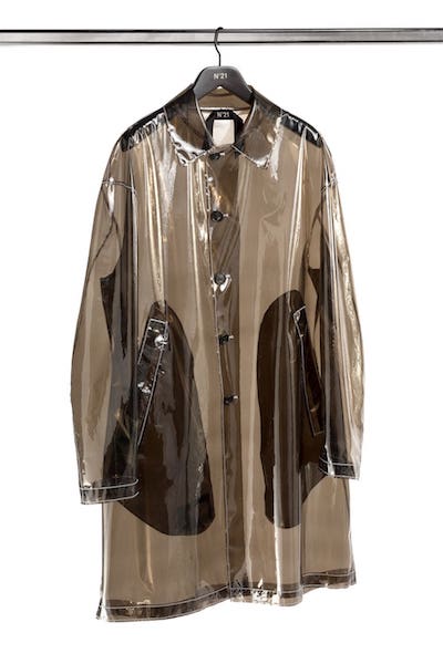 how to wear a chocolate milkshake Nigel Farage Brexit Party MAC CLEAR NO21
