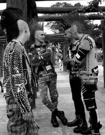 group punks the chic geek