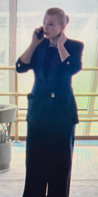 get the look shiv roy sucession black tom ford lock gold menswear